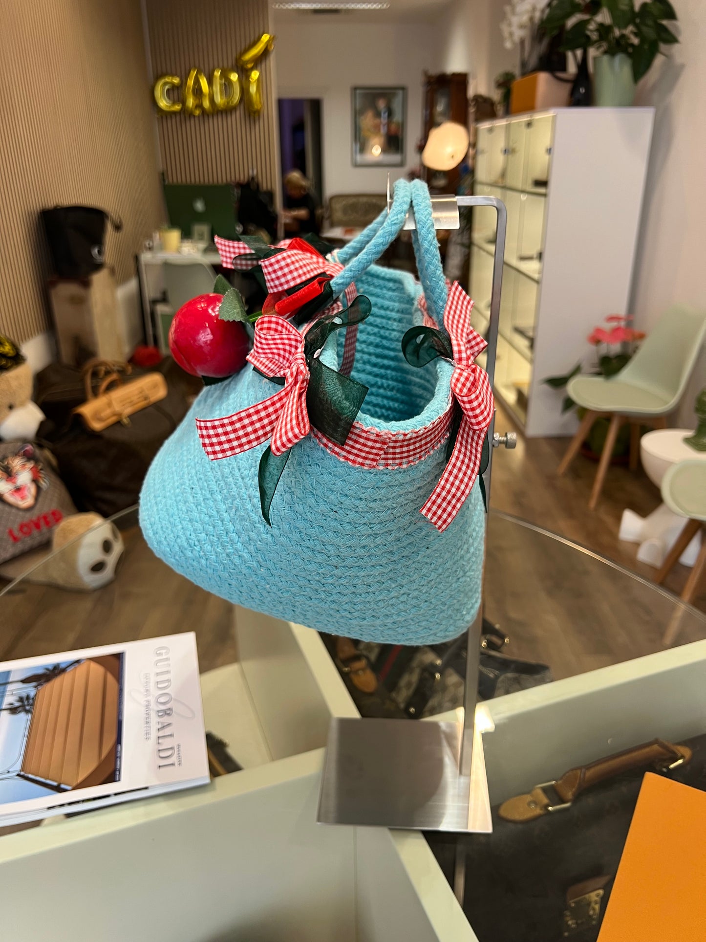 Borsa Decorata a Mano in Paglia Celeste con Ciliegie - Pezzo Unico