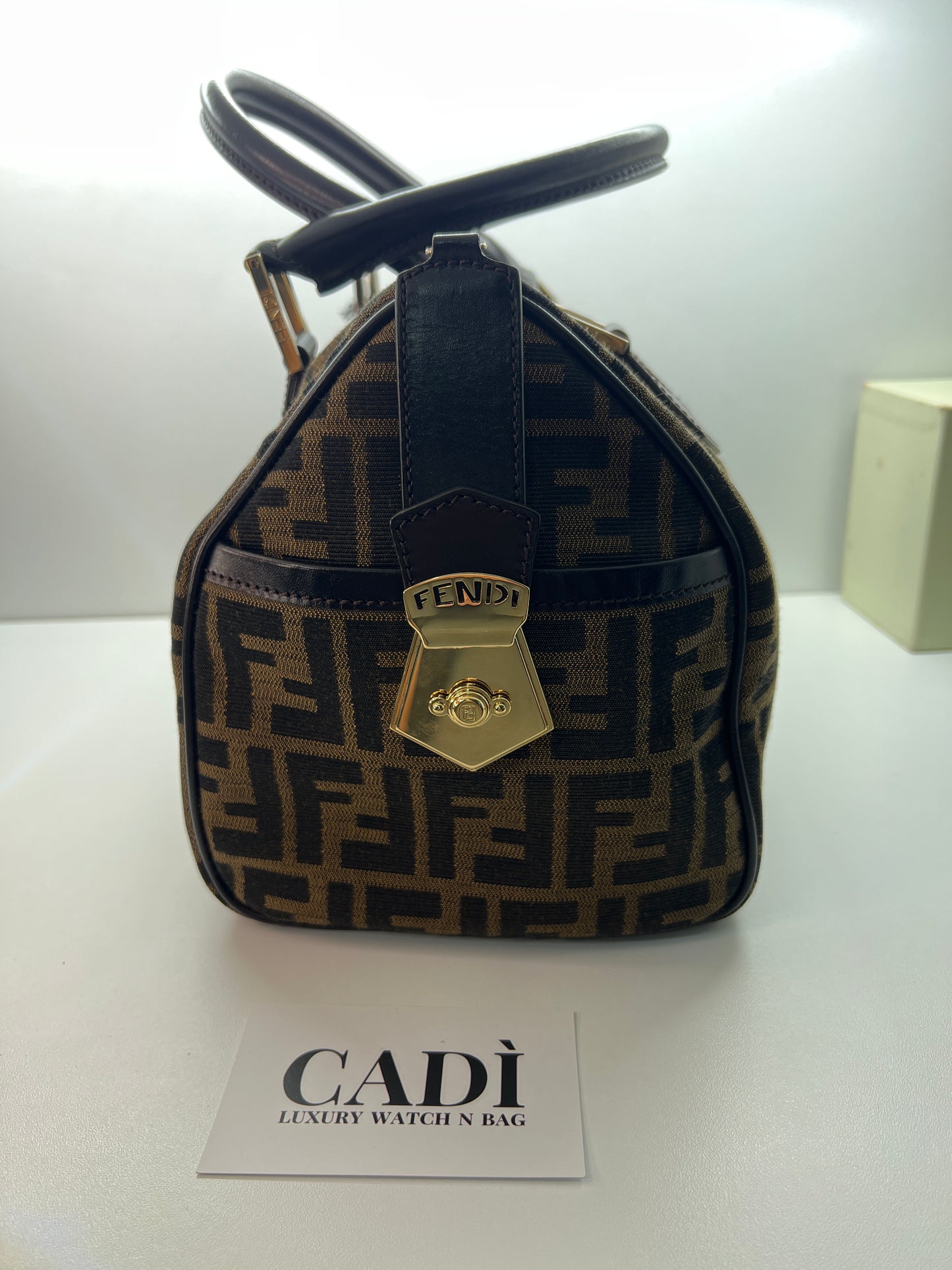 Fendi Boston Bag Zucca Canvas – Icona di Stile