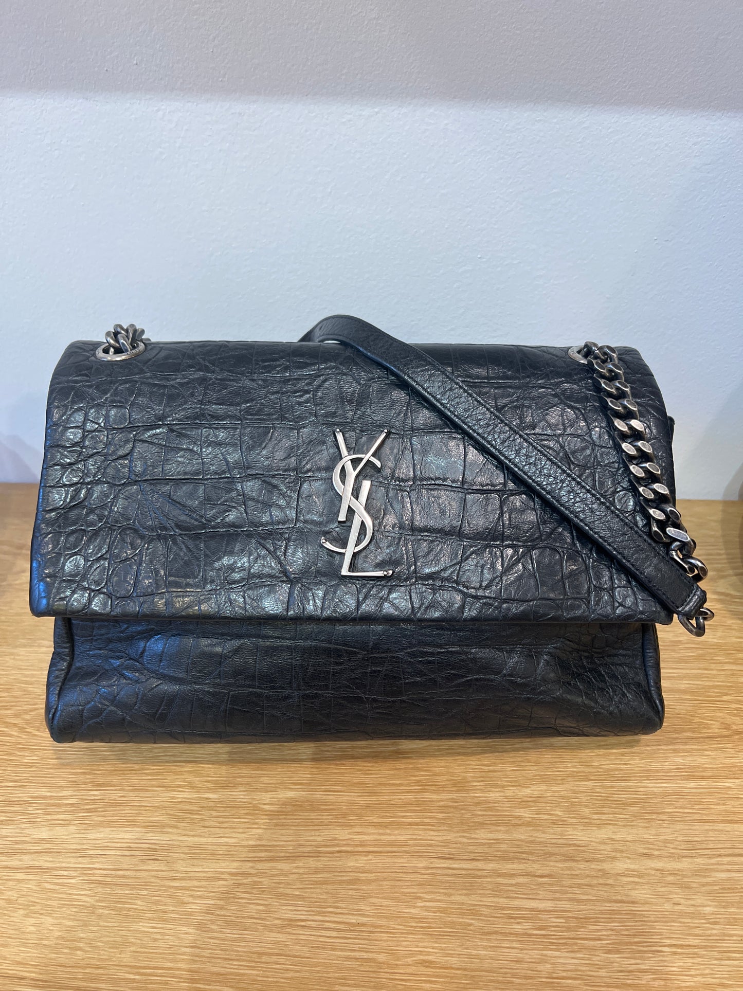 Saint Laurent West Hollywood in Pelle Nera con Tracolla a Catena