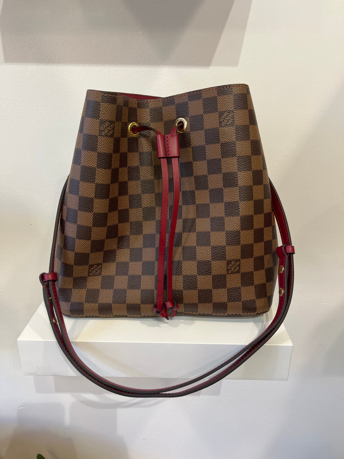 Louis Vuitton NéoNoé Damier Ebene con Dustbag e Cartellini