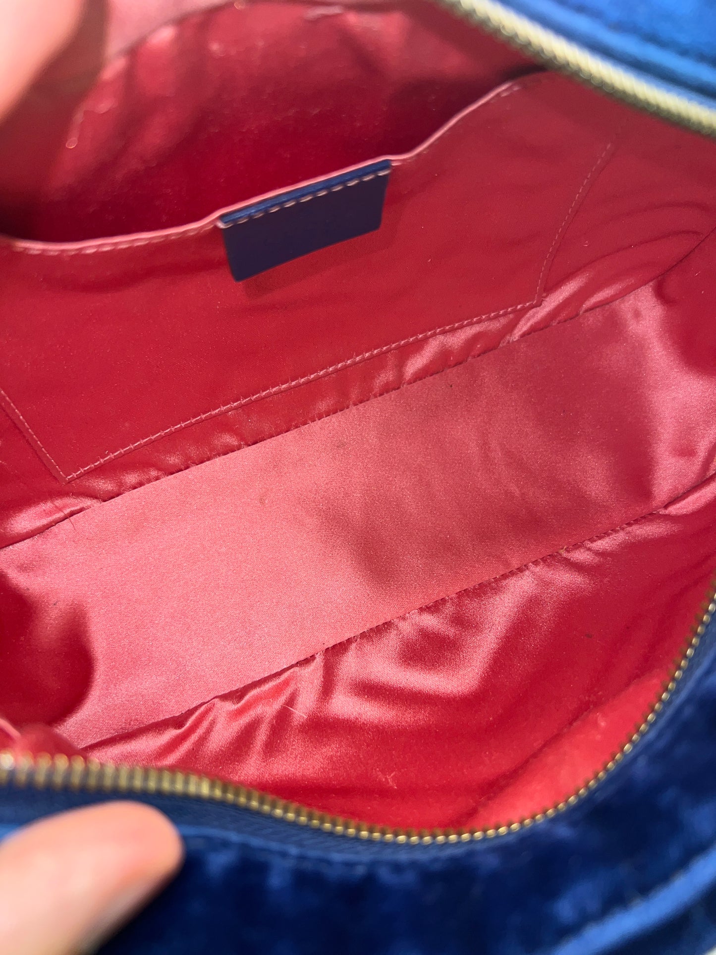 Gucci GG Marmont Mini in Velluto Blu con Dettagli Dorati