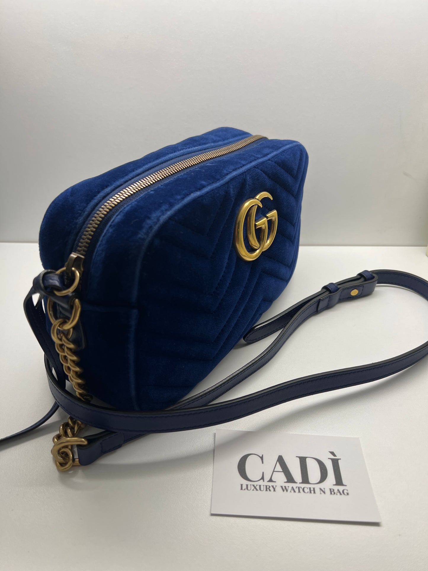 Gucci GG Marmont Mini in Velluto Blu con Dettagli Dorati