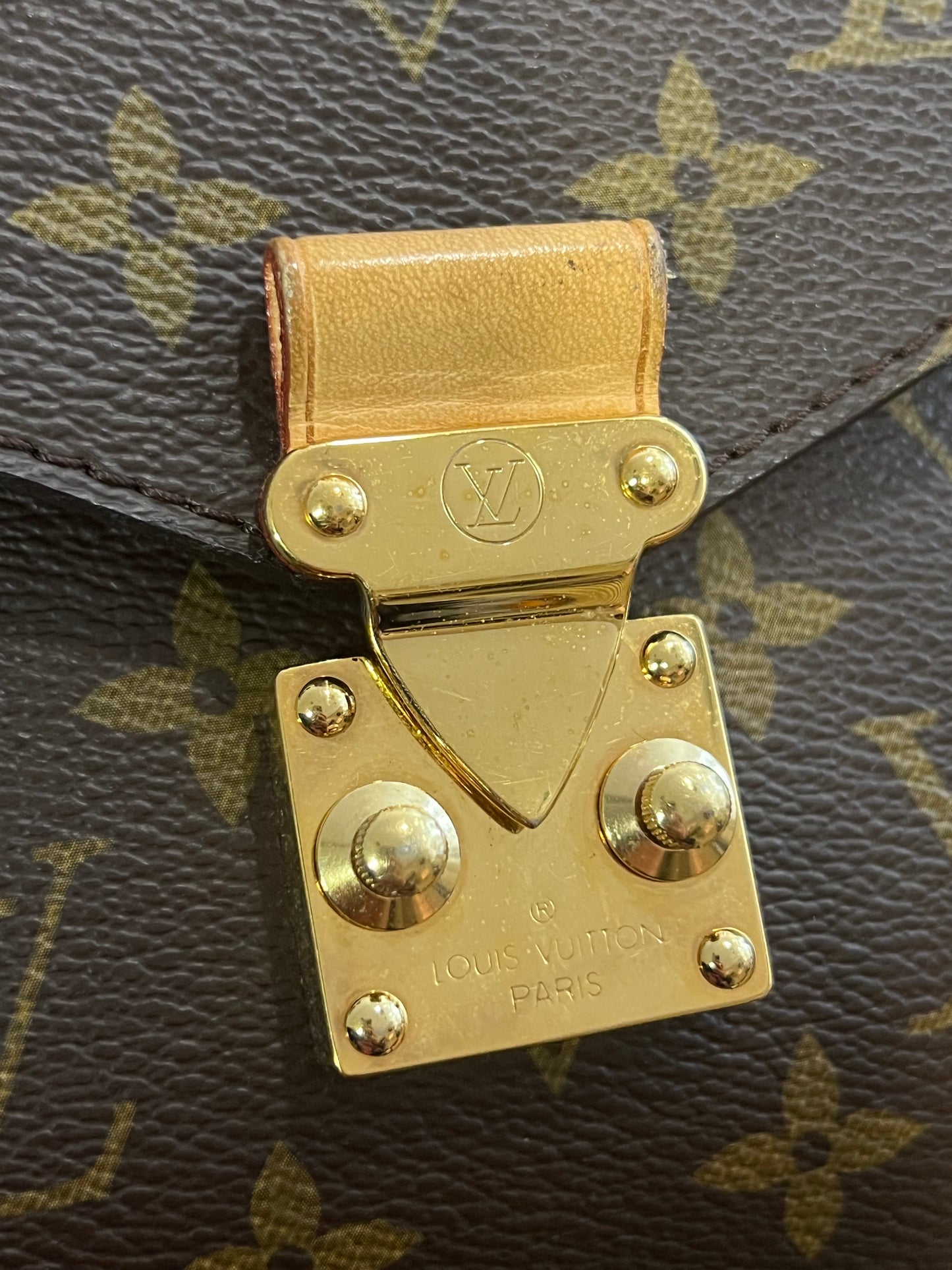 Louis Vuitton Mètis Hobo