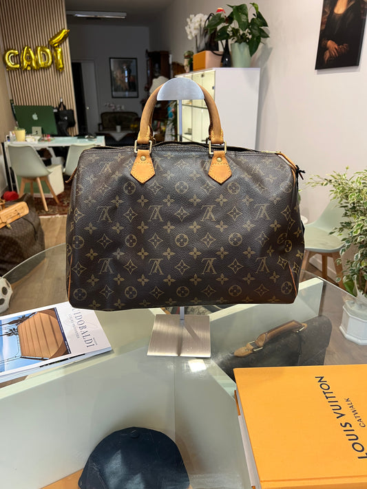 Louis Vuitton Speedy 35