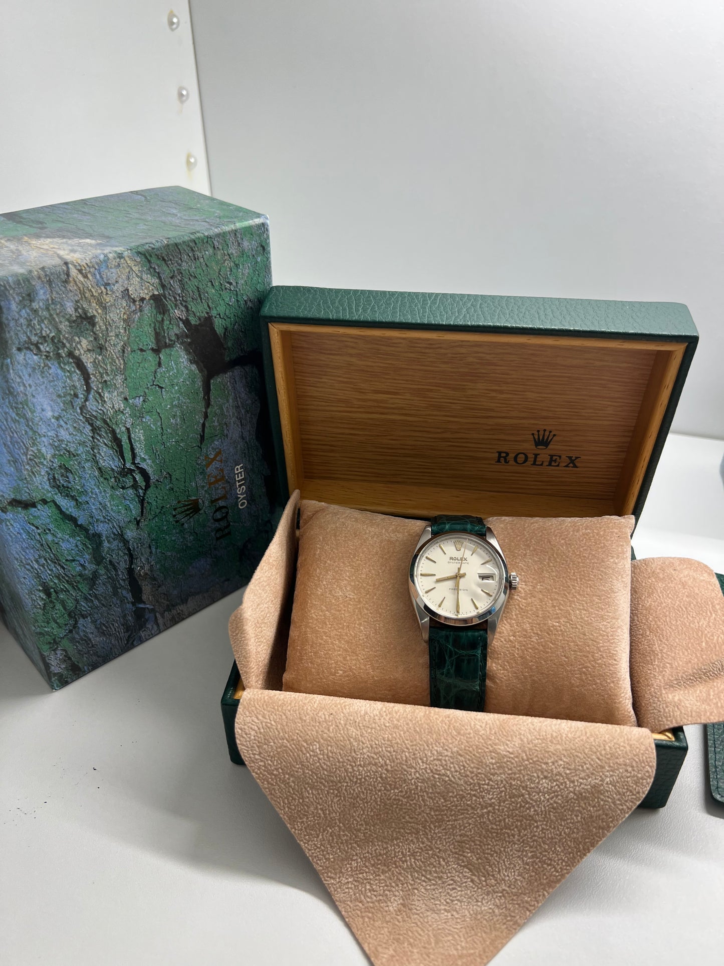 Rolex Oyster Perpetual Date – Cinturino Coccodrillo Nuovo